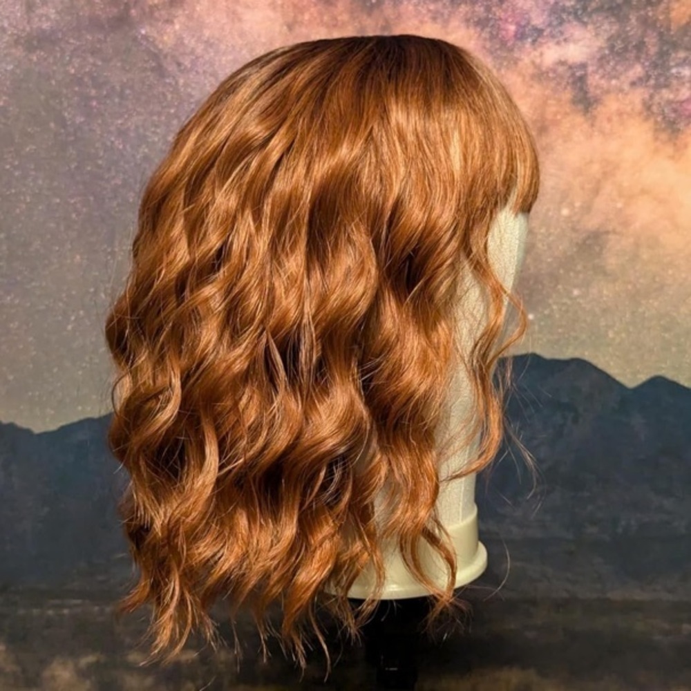 Auburn short wavy wig with bangs 14 inch - Picture 4 of 9